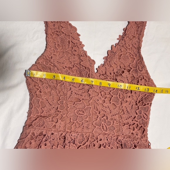 ASTR the LABEL Dusty pink crochet‎ lace dress size S. - Picture 14 of 16